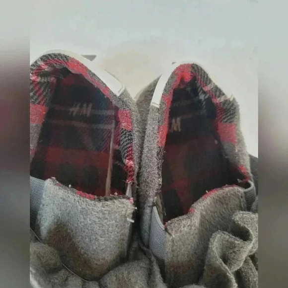 Girls H&M Grey Frill Pumps Size 13 US(31 EUR) - Picture 4 of 5